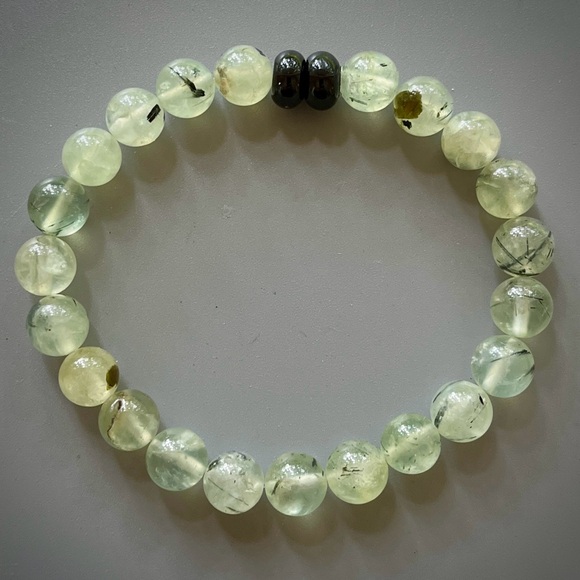 Green Prehnite Handcrafted Bead Bracelet - Picture 5 of 5